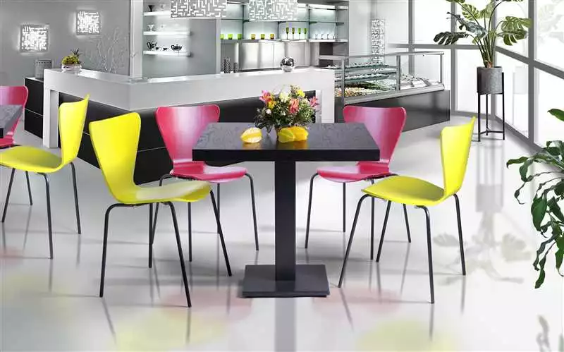 Топ-5 столов и стульев для создания уютной атмосферы в кофейне
