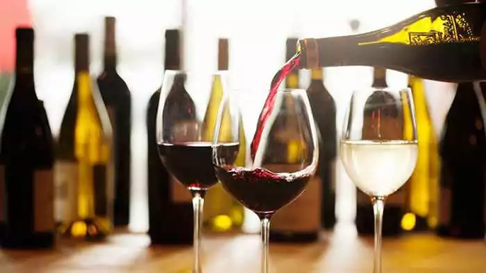 Как правильно подать вино и представить винную карту в ресторане