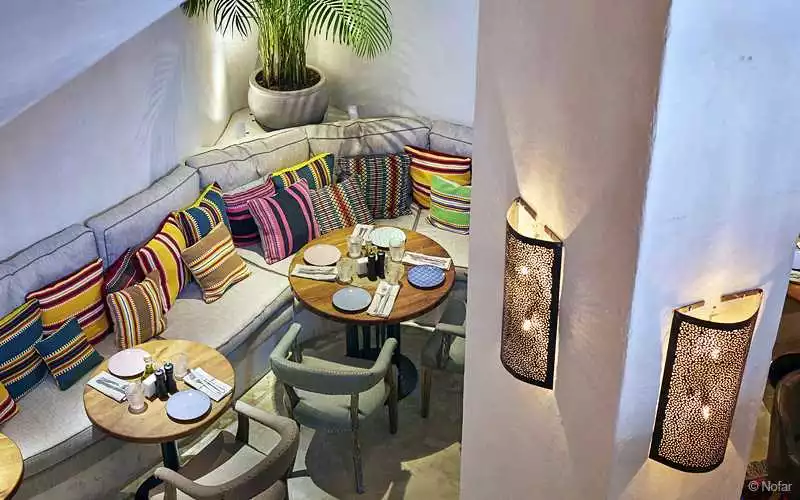 Выбор столов и стульев для современного интерьера вашего ресторана